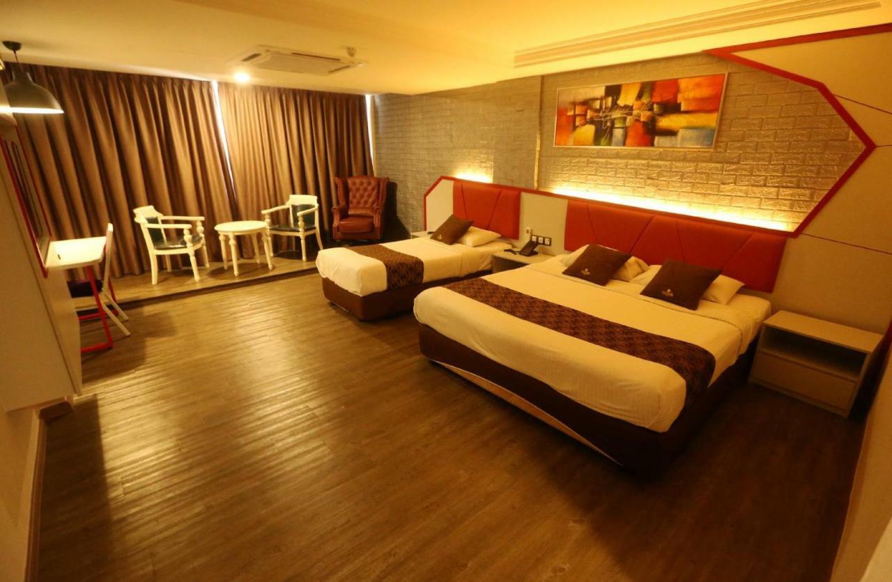 Golden Nasmir Hotel Букіт-Мертаджам Екстер'єр фото